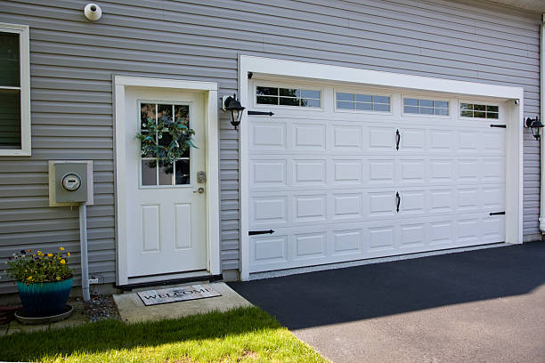 24/7 Emergency Garage Door Panel Replacement experts in Tompkins County County, NY